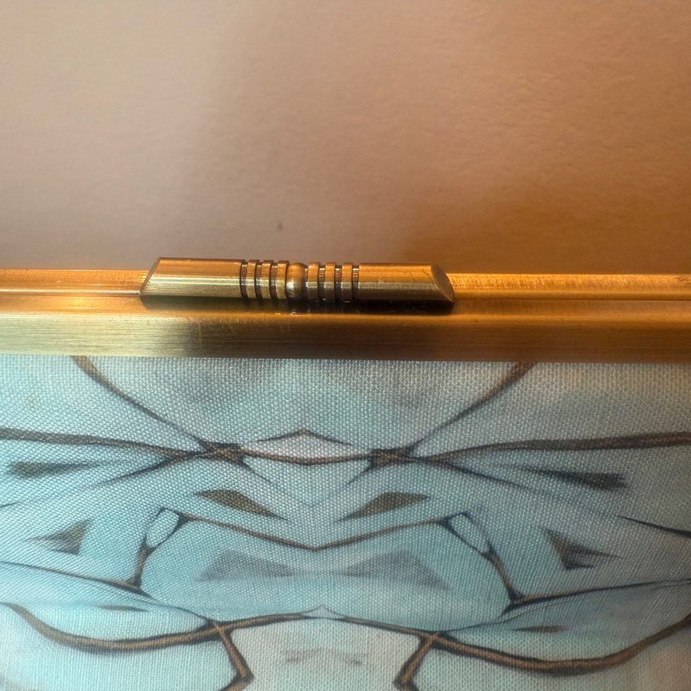 Linen vintage kiss lock clutch. Shades of blue & golds & white. Stunning. - Picture 5 of 7